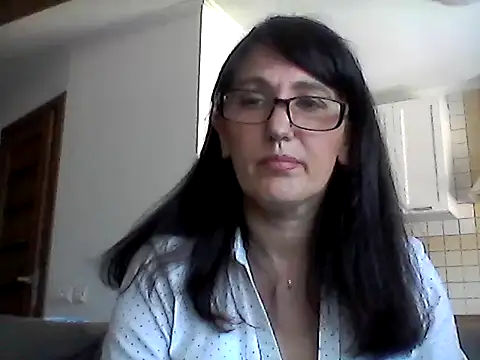 Snapshot of Elena48324 chatting on May 5, 2026, 10:07 am Elena48324 online show from May 5, 2026, 10:07 am