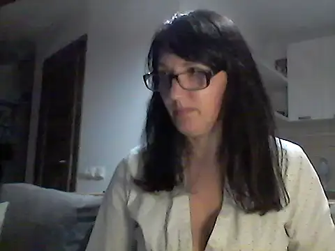 Snapshot of Elena48324 chatting on May 27, 2026, 5:20 pm Elena48324 online show from May 27, 2026, 5:20 pm