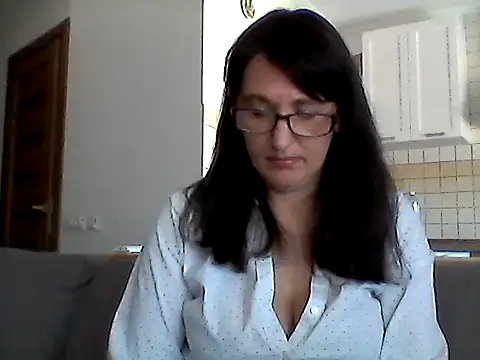 Snapshot of Elena48324 chatting on May 26, 2026, 7:06 am Elena48324 online show from May 26, 2026, 7:06 am