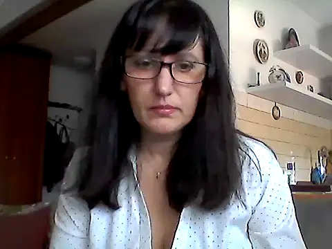 Snapshot of Elena48324 chatting on April 23, 2026, 10:44 am Elena48324 online show from April 23, 2026, 10:44 am