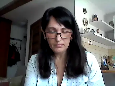 Snapshot of Elena48324 chatting on May 14, 2026, 10:23 am Elena48324 online show from May 14, 2026, 10:23 am