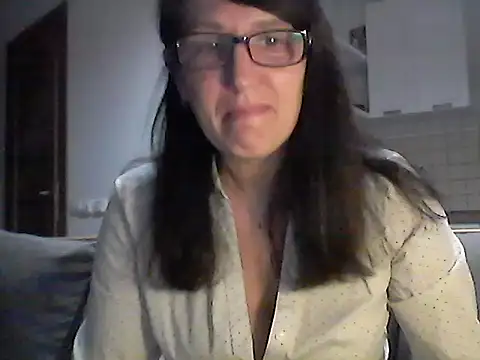 Snapshot of Elena48324 chatting on May 20, 2026, 6:05 pm Elena48324 online show from May 20, 2026, 6:05 pm