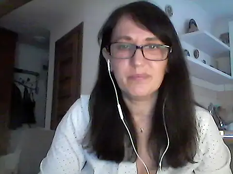 Snapshot of Elena48324 chatting on June 3, 2026, 5:28 pm Elena48324 online show from June 3, 2026, 5:28 pm
