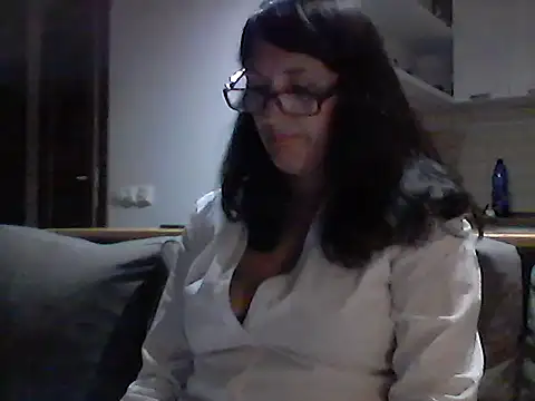 Snapshot of Elena48324 chatting on September 16, 2025, 5:47 pm Elena48324 online show from September 16, 2025, 5:47 pm
