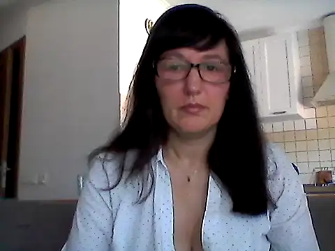 Snapshot of Elena48324 chatting on May 23, 2026, 7:29 am Elena48324 online show from May 23, 2026, 7:29 am
