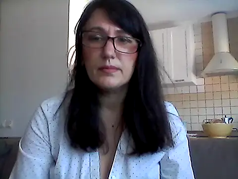 Snapshot of Elena48324 chatting on May 3, 2026, 9:14 am Elena48324 online show from May 3, 2026, 9:14 am