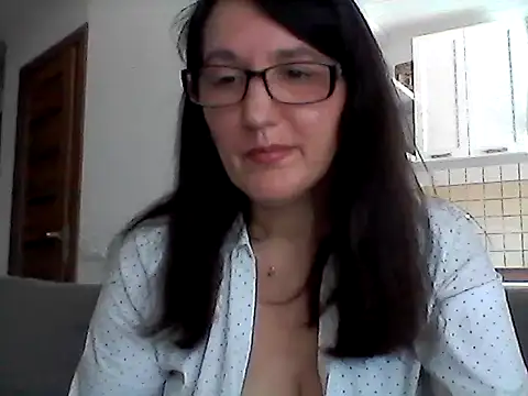 Snapshot of Elena48324 chatting on May 22, 2026, 9:51 am Elena48324 online show from May 22, 2026, 9:51 am