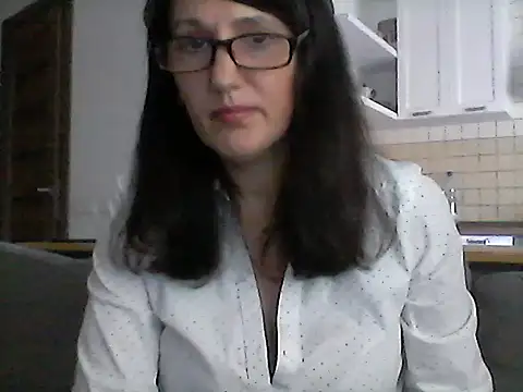 Snapshot of Elena48324 chatting on October 17, 2025, 1:02 pm Elena48324 online show from October 17, 2025, 1:02 pm