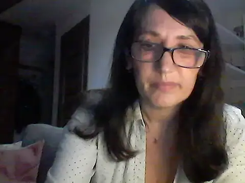 Snapshot of Elena48324 chatting on May 11, 2026, 5:54 pm Elena48324 online show from May 11, 2026, 5:54 pm