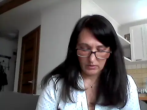 Snapshot of Elena48324 chatting on May 19, 2026, 11:06 am Elena48324 online show from May 19, 2026, 11:06 am
