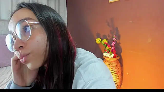 Dafne Mel online show from November 29, 2025, 8:09 pm