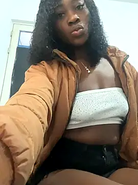 Skylar Smith  online show from December 18, 2025, 11:58 am