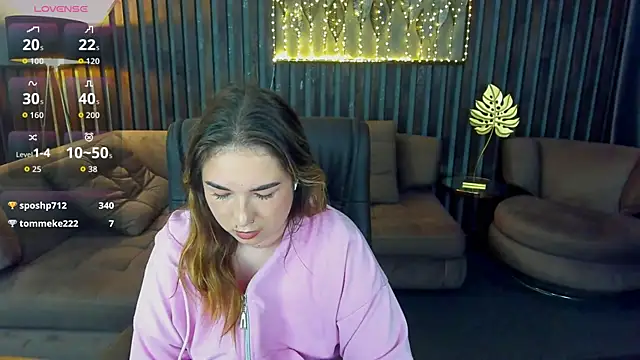 Sofii darling online show from May 30, 2026, 4:41 am