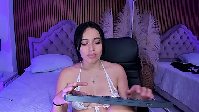 Snapshot of Starbutterflyy_ chatting on March 2, 2026, 7:15 am Starbutterflyy online show from March 2, 2026, 7:15 am