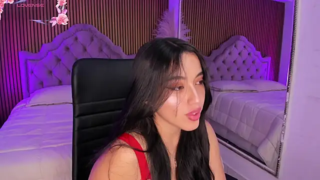 Snapshot of Starbutterflyy_ chatting on March 9, 2026, 5:00 am Starbutterflyy online show from March 9, 2026, 5:00 am