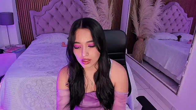 Snapshot of Starbutterflyy_ chatting on February 8, 2026, 5:16 am Starbutterflyy online show from February 8, 2026, 5:16 am