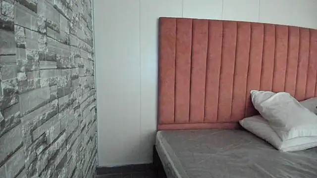 ashley Olsen online show from October 22, 2025, 3:06 am