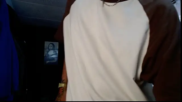 malek xarx  online show from November 3, 2025, 9:40 pm