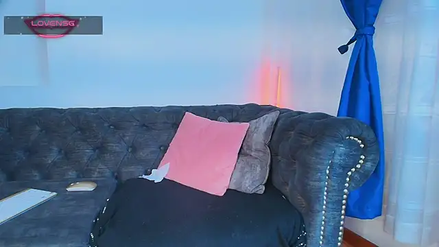 tiana rosse  online show from March 31, 2026, 12:07 pm