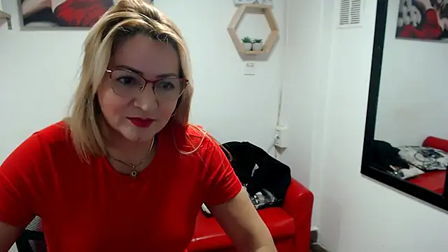 Snapshot of DIVAX_MONSERRAT chatting on January 5, 2026, 9:51 pm DIVAX MONSERRAT online show from January 5, 2026, 9:51 pm