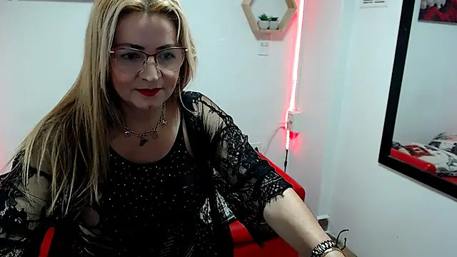 DIVAX MONSERRAT online show from October 7, 2025, 8:32 pm