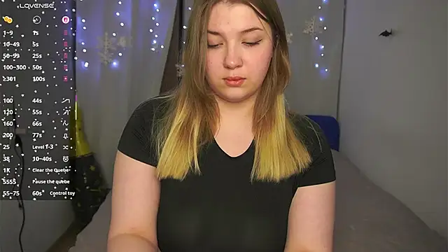 Snapshot of CuteSharloti chatting on March 22, 2026, 6:31 pm CuteSharloti online show from March 22, 2026, 6:31 pm