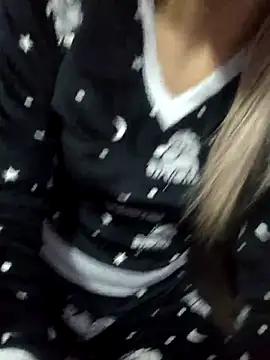 Snapshot of Maya_6 chatting on October 16, 2025, 9:23 pm Maya 6 online show from October 16, 2025, 9:23 pm