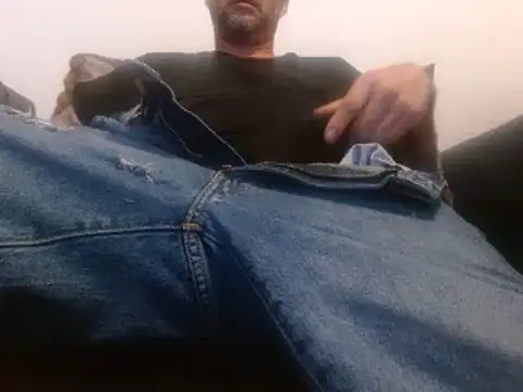 dontrush22 online show from October 28, 2025, 4:35 am