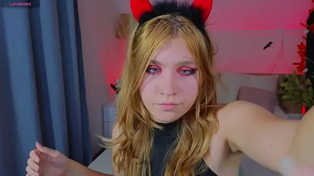 Iris Rain online show from October 25, 2025, 10:47 am