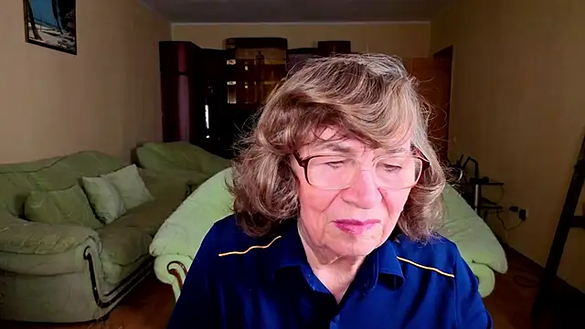 Snapshot of Betty_Brick chatting on November 30, 2025, 10:27 am Betty Brick online show from November 30, 2025, 10:27 am