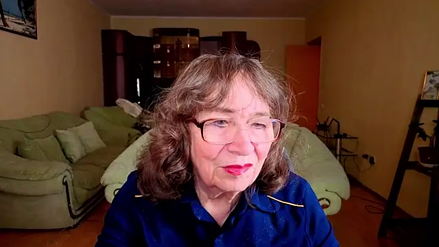 Snapshot of Betty_Brick chatting on December 3, 2025, 5:30 am Betty Brick online show from December 3, 2025, 5:30 am