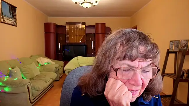 Snapshot of Betty_Brick chatting on January 7, 2026, 3:22 am Betty Brick online show from January 7, 2026, 3:22 am