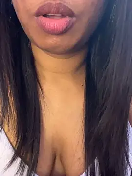 Snapshot of tamil_Aarathi chatting on April 16, 2026, 9:39 pm tamil Aarathi online show from April 16, 2026, 9:39 pm