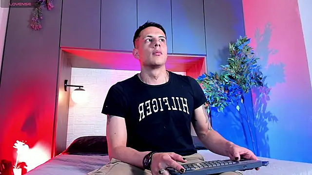 Dustin Sonne online show from December 21, 2025, 3:52 am