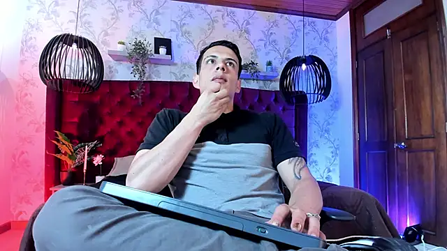 Dustin Sonne online show from May 2, 2026, 3:56 am