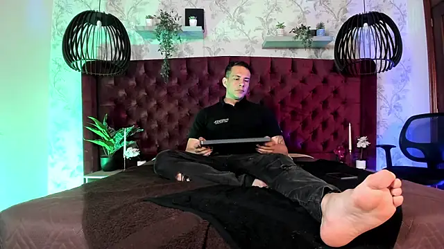 Dustin Sonne online show from April 5, 2026, 3:46 am