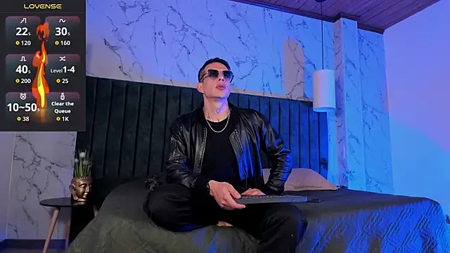 Dustin Sonne online show from November 4, 2025, 3:32 am