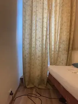 amiliatr online show from November 28, 2025, 1:44 pm