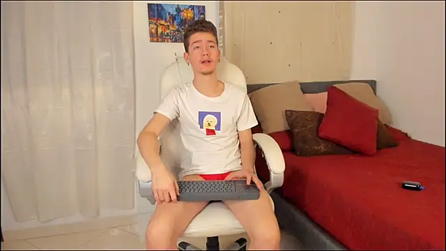 ThiagooJames online show from October 13, 2025, 11:27 pm