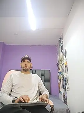 Snapshot of ashtoncooperr chatting on February 15, 2026, 7:02 pm ashtoncooperr online show from February 15, 2026, 7:02 pm