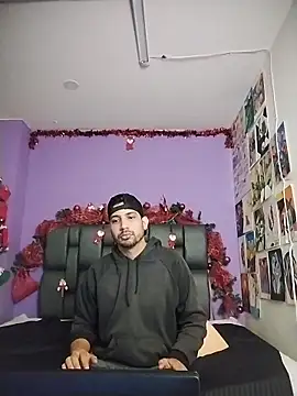 ashtoncooperr online show from December 4, 2025, 4:06 pm