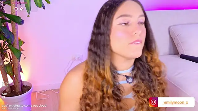 Snapshot of onlyemily_ chatting on April 6, 2026, 1:12 am onlyemily online show from April 6, 2026, 1:12 am