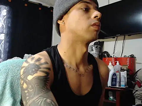 jeampiersexy online show from April 15, 2026, 4:44 pm