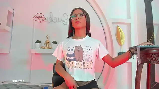 Snapshot of Vicky_Hottman chatting on October 12, 2025, 4:47 am Vicky Hottman online show from October 12, 2025, 4:47 am