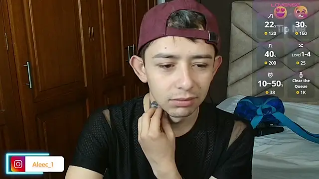 Aleecandrews online show from October 25, 2025, 7:36 pm