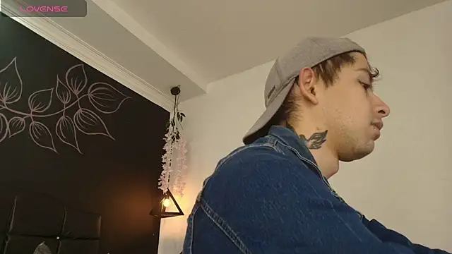 Aleecandrews online show from December 1, 2025, 7:15 pm