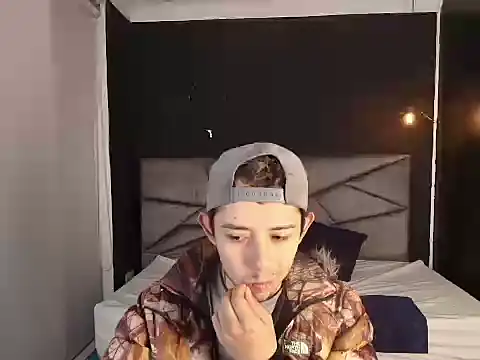 Aleecandrews online show from September 18, 2025, 7:50 pm