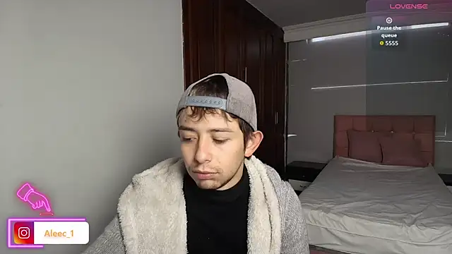 Aleecandrews online show from September 17, 2025, 7:27 pm