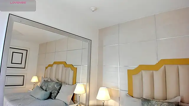 MaddieParker online show from October 21, 2025, 7:24 pm