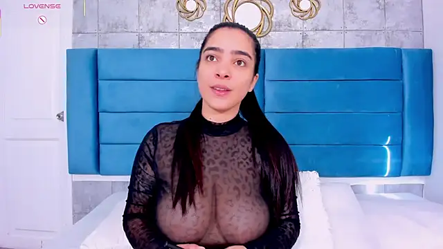 Snapshot of KamilaBetancourt chatting on May 23, 2026, 1:10 pm KamilaBetancourt online show from May 23, 2026, 1:10 pm